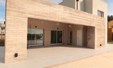 Casa en venta en Canning