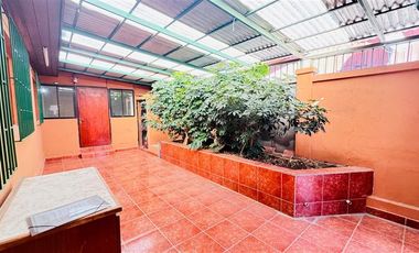 Casa en Venta en QUINCHAMALI, LA REINA
