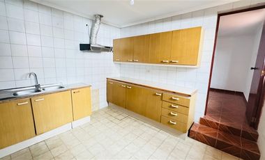 Casa en Venta en QUINCHAMALI, LA REINA