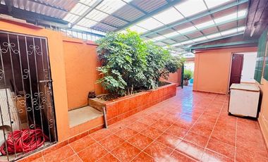 Casa en Venta en QUINCHAMALI, LA REINA