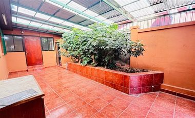 Casa en Venta en QUINCHAMALI, LA REINA
