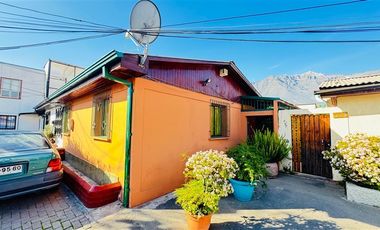 Casa en Venta en QUINCHAMALI, LA REINA