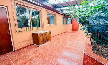 Casa en Venta en QUINCHAMALI, LA REINA