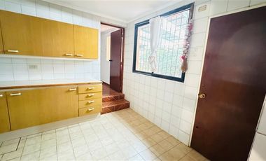 Casa en Venta en QUINCHAMALI, LA REINA