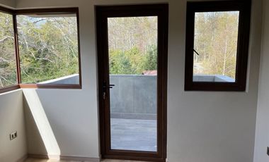 Casa arriendo anual De 4 Dorm. En Pucón