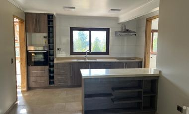 Casa arriendo anual De 4 Dorm. En Pucón