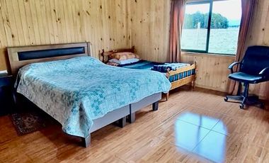 ACOGEDORA CASA FAMILIAR EN PARCELA