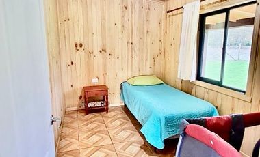 ACOGEDORA CASA FAMILIAR EN PARCELA