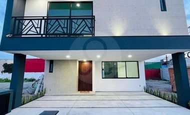San Matias Casa en venta en San Salvador Tizatlalli