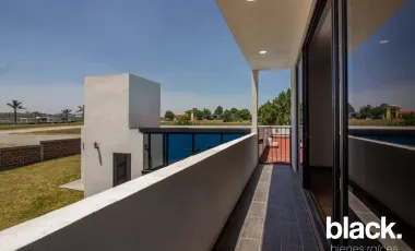 Casa en Venta en Paso del Arroyo, Francisco Z. Mena, Puebla