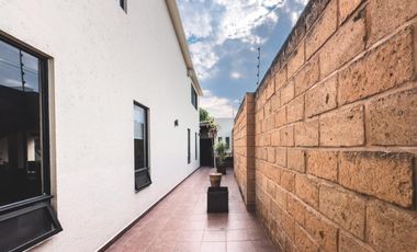 Casa en Venta en Santa Cruz Guadalupe, Puebla, Puebla