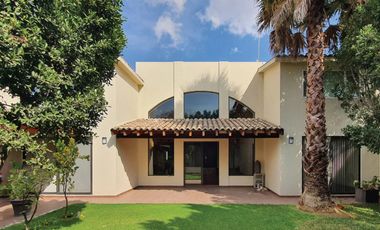 Casa en Venta en Santa Cruz Guadalupe, Puebla, Puebla