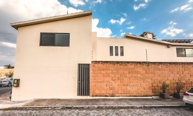 Casa en Venta en Santa Cruz Guadalupe, Puebla, Puebla