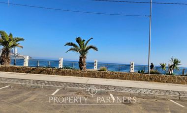 Insuperable terreno comercial en playa Amarilla