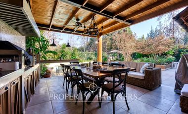 Hermosa casa en sector La Dehesa central, Lo Barnechea