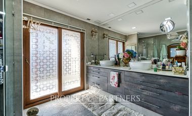 Hermosa casa en sector La Dehesa central, Lo Barnechea