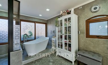 Hermosa casa en sector La Dehesa central, Lo Barnechea