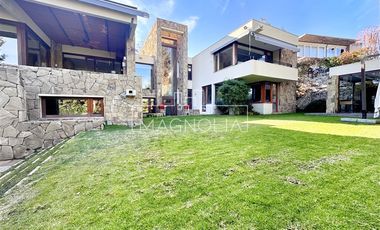 Casa en Arriendo en LUJOSA MEDITERRÁNEA EN GOLF LOMAS LA DEHESA