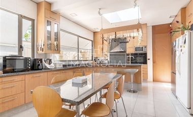 Casa en Arriendo en LUJOSA MEDITERRÁNEA EN GOLF LOMAS LA DEHESA