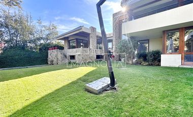 Casa en Arriendo en LUJOSA MEDITERRÁNEA EN GOLF LOMAS LA DEHESA