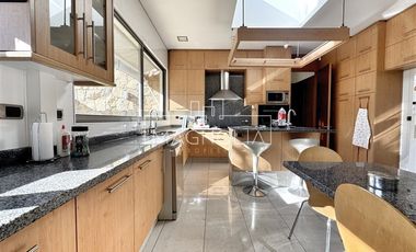 Casa en Arriendo en LUJOSA MEDITERRÁNEA EN GOLF LOMAS LA DEHESA