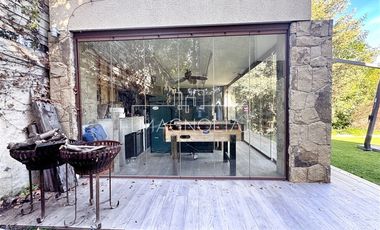Casa en Arriendo en LUJOSA MEDITERRÁNEA EN GOLF LOMAS LA DEHESA