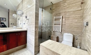 Casa en Arriendo en LUJOSA MEDITERRÁNEA EN GOLF LOMAS LA DEHESA