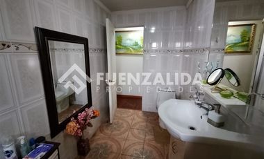 Casa en Venta en A dos cuadras supermercado Unimarc