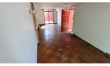 SE VENDE CASA 3D 1B , LO PRADO