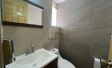 Casa en condominio en venta en San Felipe Tlalmimilolpan, Toluca, México