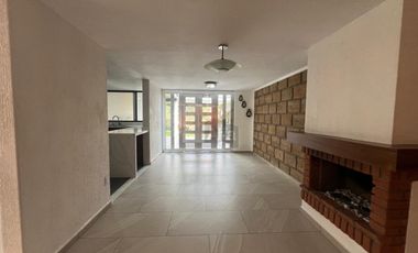 Casa en condominio en venta en San Felipe Tlalmimilolpan, Toluca, México