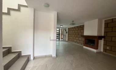 Casa en condominio en venta en San Felipe Tlalmimilolpan, Toluca, México