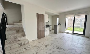 Casa en venta de 3 recámaras, en Villas del Campo, Calimaya, Estado de México.