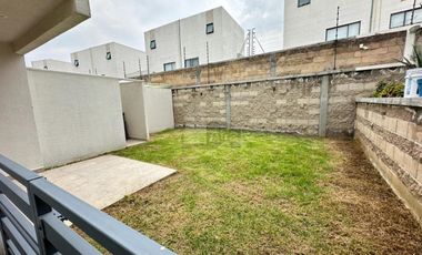 Casa en venta de 3 recámaras, en Villas del Campo, Calimaya, Estado de México.