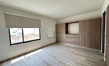 Casa en venta de 3 recámaras, en Villas del Campo, Calimaya, Estado de México.