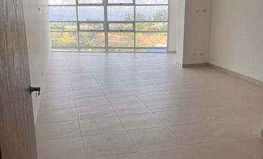 CONSULTORIO EN ARRIENDO EN AV 30 DE AGOSTO / PEREIRA