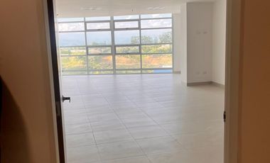 CONSULTORIO EN ARRIENDO EN AV 30 DE AGOSTO / PEREIRA
