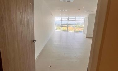 CONSULTORIO EN ARRIENDO EN AV 30 DE AGOSTO / PEREIRA