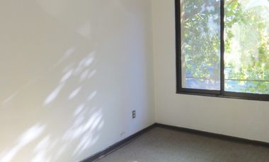 ARRIENDA EXCELENTE OFICINA 4 PRIVADOS Y PLANTA LIBRE