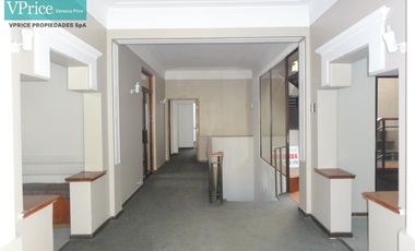 ARRIENDA EXCELENTE OFICINA 4 PRIVADOS Y PLANTA LIBRE