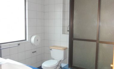 ARRIENDA EXCELENTE OFICINA 4 PRIVADOS Y PLANTA LIBRE