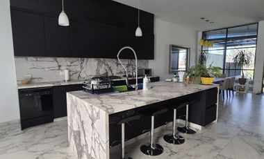 Casa de Lujo en Venta en Bosques de las Lomas