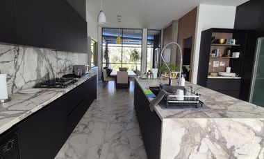 Casa de Lujo en Venta en Bosques de las Lomas