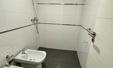 Departamento en Alquiler de 2 Dormitorios con Cochera - Mediland Village, Barrio Urca