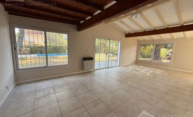 Casa de tres dormitorios en alquiler en Villa Allende Golf