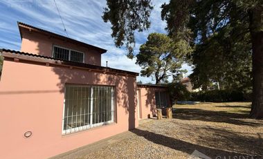 Casa de tres dormitorios en alquiler en Villa Allende Golf