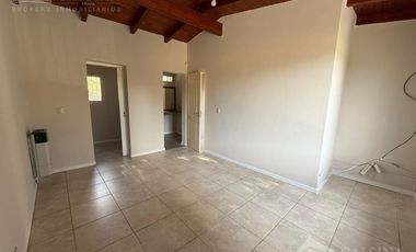 Casa de tres dormitorios en alquiler en Villa Allende Golf