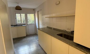 Casa de tres dormitorios en alquiler en Villa Allende Golf