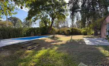 Casa de tres dormitorios en alquiler en Villa Allende Golf