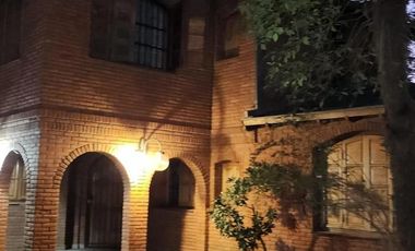 Casa en venta - 3 Dormitorios 4 Baños - Ezeiza